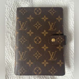 Louis Vuitton Medium Ring Agenda Cover